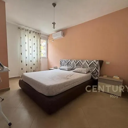 Sea Front Apartment *